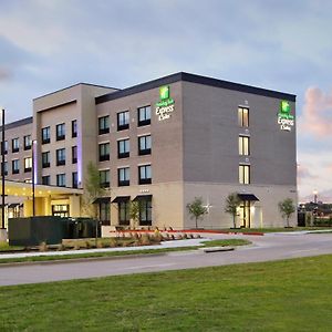 Holiday Inn Express & Suites Dallas Frisco Nw Toyota Stdm By Ihg